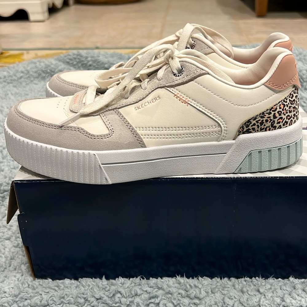 Skechers Court &Classic Feline Instinct 7.5